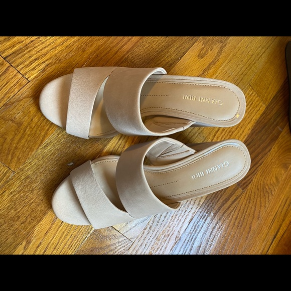 Giani Bini Nude Heels - Picture 1 of 3